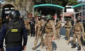 انفجار انتحاری در پاکستان جان ۱۱ نظامی را گرفت

