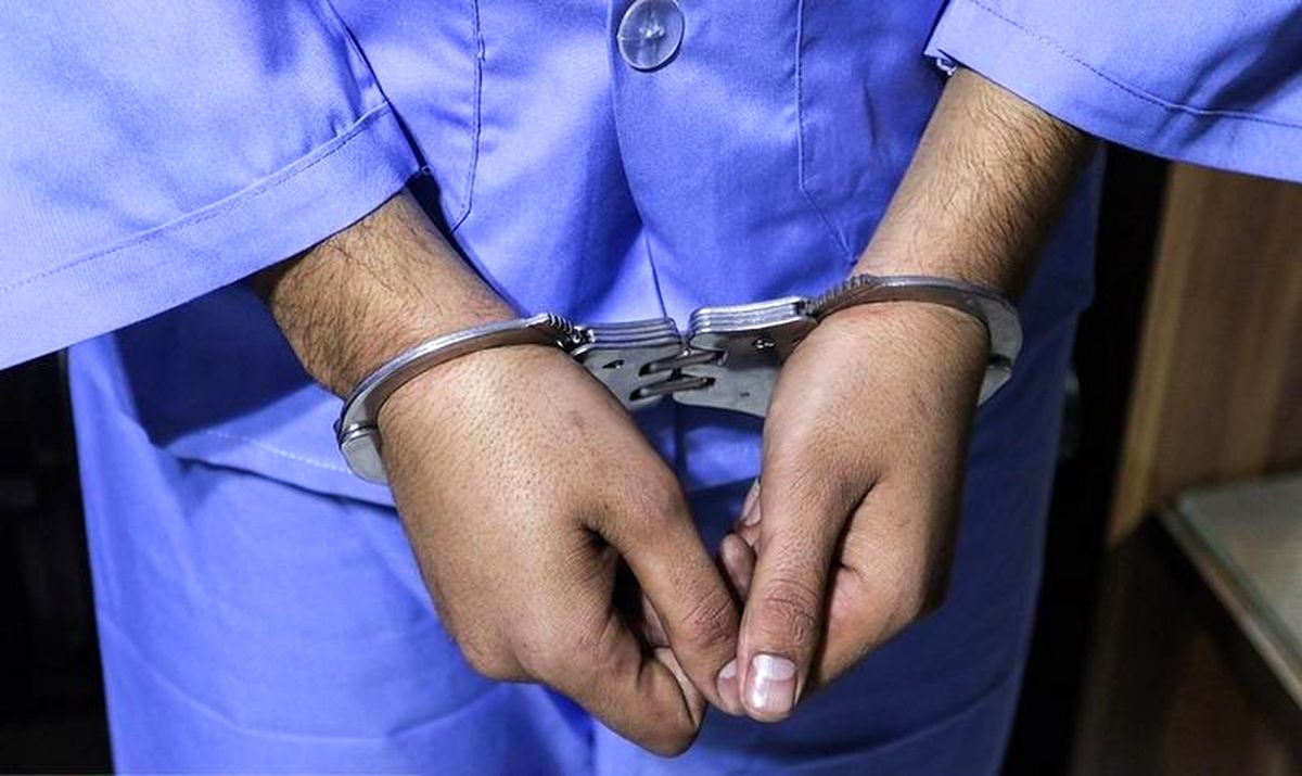 یک وکیل دادگستری در اراک به اتهام کلاهبرداری با دستور قضایی دستگیر شد