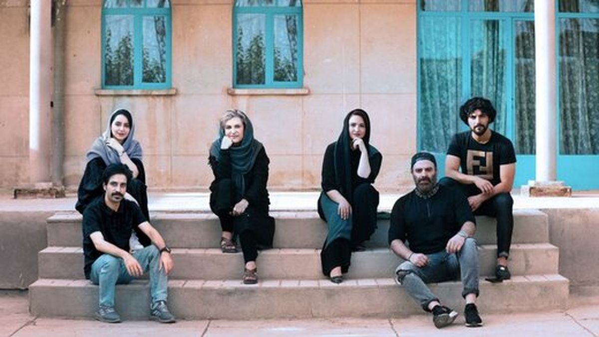 پوشش نازنین بیاتی و گلاره عباسی در برج میلاد