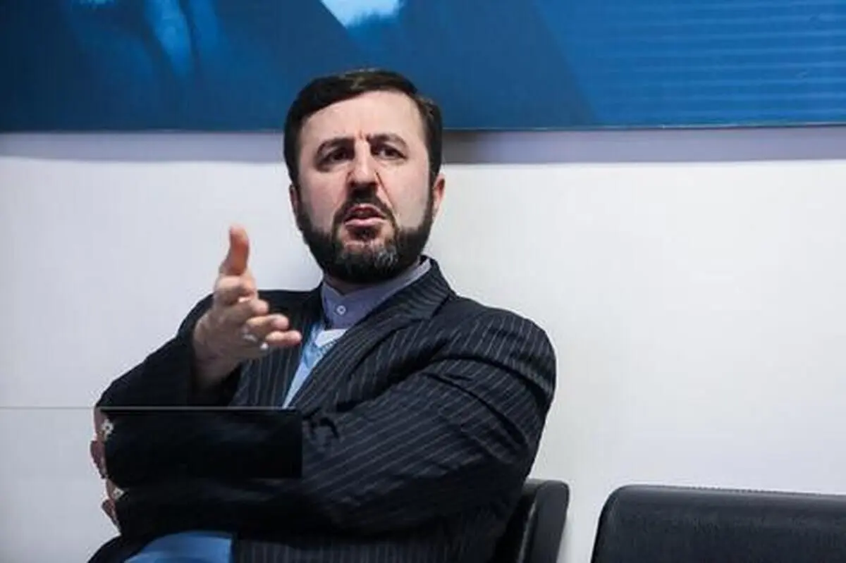 غریب آبادی: ایران نسبت به هر حرکت نظامی در تنگه هرمز هشدار می دهد