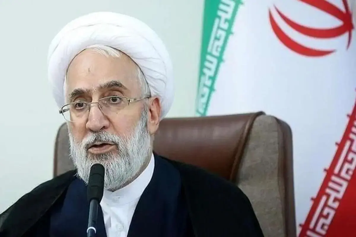 توقف تنظیم وکالت‌نامه‌های انتقال اموال افراد معاند در خارج از کشور و مصادره دارایی‌های مادی آنان در داخل