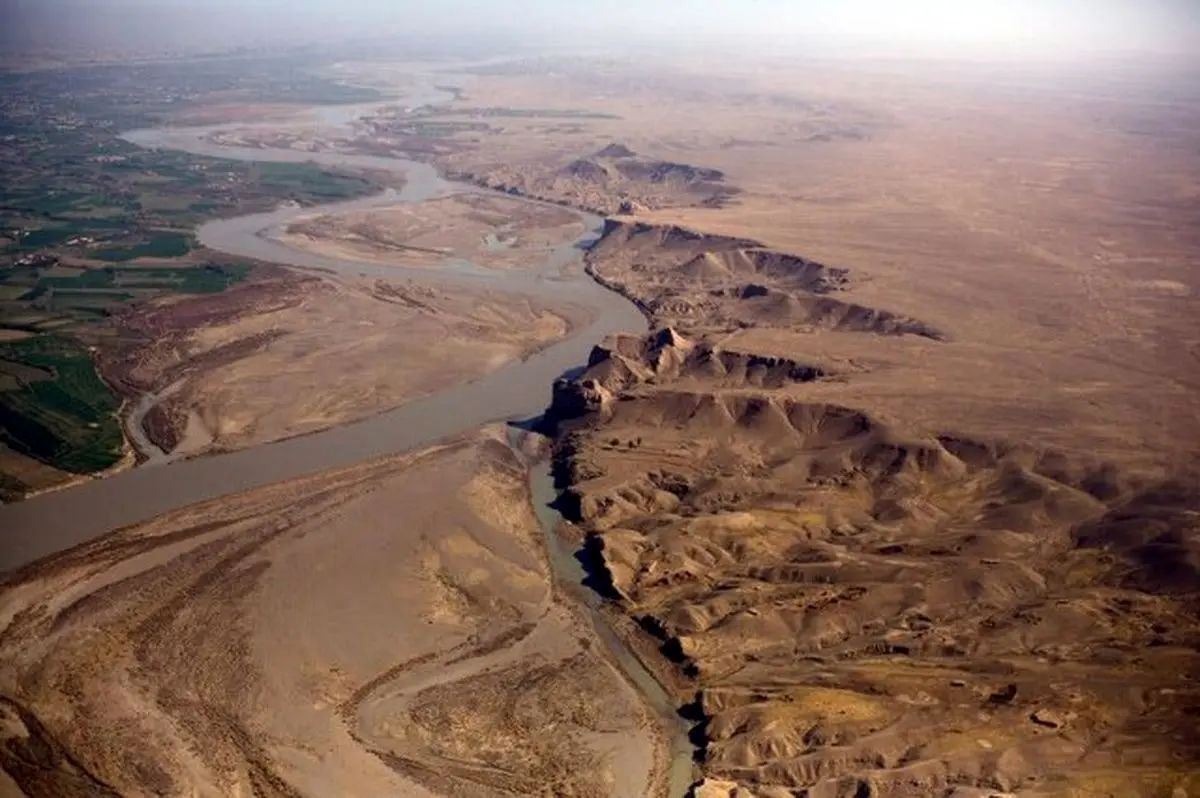 نماینده سیستان و بلوچستان در شورای عالی استانها : دولت تمام ابزارهای لازم برای گرفتن حق آبه سیستان از افغانستان را به کار گیرد