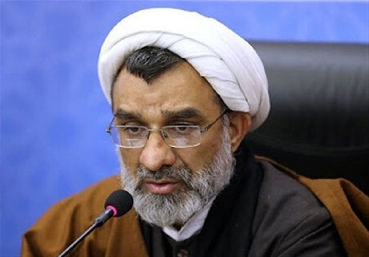 حکومت اسلامی هم حق الزام حجاب دارد و هم باید این کار را بکند/ مقوله حجاب صرفاً فقهی، حقوقی یا فرهنگی نیست، برخورد سیاسی را هم میطلبد