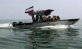 سخنگوی سنتکام: سپاه پاسداران هم اکنون به کشتی‌های تجاری که از تنگه هرمز عبور می‌کردند، آتش گشود