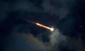 سی و چهارمین روز از حملات ایران به اسرائیل و پایگاه های آمریکا/ حملات پهپادی و موشکی به بحرین و شمال عراق/ شلیک موشک‌های ایران به قلب اراضی اشغالی، دقایقی بعد از سخنرانی ترامپ