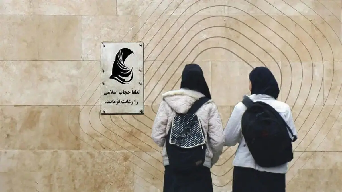 واکنش ۲ روحانی به تندروی ها بر سر قانون حجاب و راه اندازی «اتاق توبه»/ غرویان: تندروها از نظام عبور کردند/ امیری فر: وزارت کشور برخورد کند

