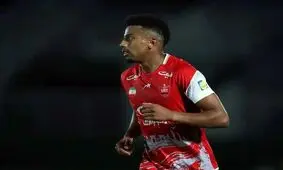 ستاره پرسپولیس ایران را ترک کرد