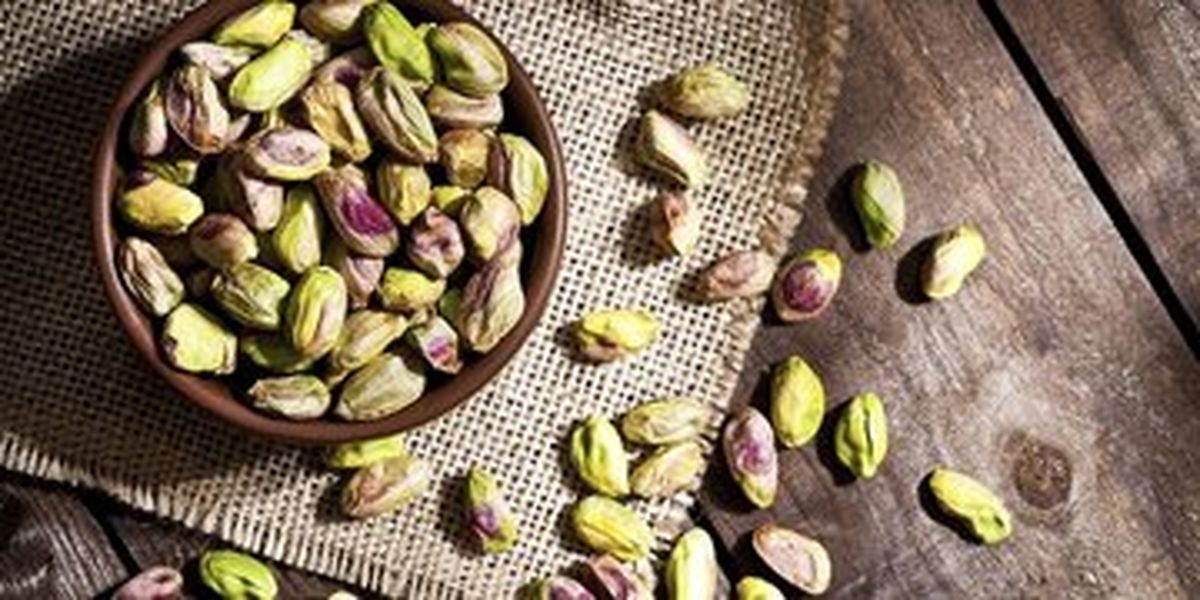 این افراد شبها پسته نخورند!