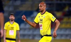 کتک‌کاری در تمرین سپاهان و سیلی انزونزی بر گوش کاپیتان/ حذف اسم سپاهان از صفحه اینستاگرام

