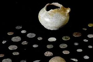 کشف انباری از سکه‌ با بیش از ۳ قرن قدمت