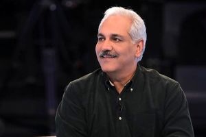 سفر به تاریخ؛ چهرۀ «مهران مدیری» 27 ساله در اولین فیلمش در نقش رزمنده؛ سال 73 