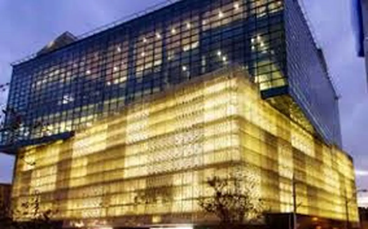 سقف یکی از پاساژهای معروف تهران ریزش کرد/ ویدئو