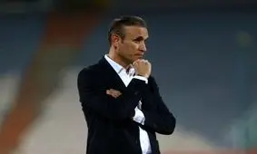 گل‌محمدی: ذهن بازیکنان پرسپولیس مشوش و ناآرام بود/ دلایل مختلفی وجود دارد که نمی‌توانیم درباره شان صحبت کنیم

