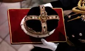 حاشیه‌هایی از تاجگذاری چارلز سوم و کامیلا /بازداشت 6 معترض جمهوری خواه/شماری از نظامیان از هوش رفتند/تصاویر