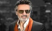 سفر در زمان؛ «نصرالله معین در دوران جوانی، وقتی عینک نداشت»؛ دهه 40 