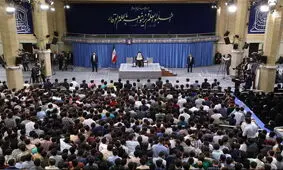 دانشجویان در حضور رهبر انقلاب عزاداری می‌کنند

