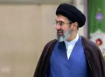هدیه ویژه‌ آیت‌الله مجتبی خامنه‌ای به خبرنگار صدا و سیما / انگشتر امام حیّ مان، هدیه به فردی زیر 40 سال که بیشتر تعداد فرزند را دارد/ ویدئو