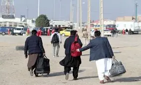 وزیر کشور: ترک کشور توسط اتباع غیرمجاز را تا پایان سال ۱۴۰۳ پیگیری می‌کنیم

