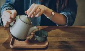 نوشیدن چای در این شرایط سرطان زا است