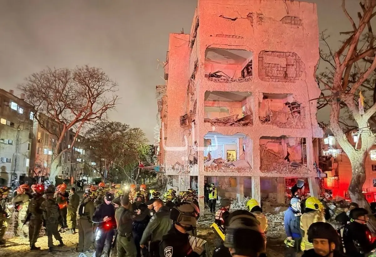 بزرگترین عملیات موشکی ایران در نزدیکی تاسیسات هسته‌ای اسرائیل / ده‌ها کشته و زخمی در حمله به "دیمونا و عراد" / ایران به حمله بوشهر و نطنز پاسخ داد/ نتانیاهو: ما شب بسیار سختی را سپری می‌کنیم