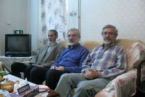 پیام‌ تسلیت ۹۰ نفر از سفرا و دیپلمات‌های ایران به میرحسین و میرمحمود موسوی 

