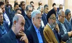 عارف رو در رو با رادیکال‌ها؛ او سرمایه اجتماعی اصلاح طلبان را به تحرک وا می‌دارد؟