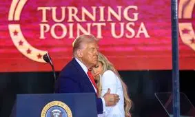 ترامپ همسر چارلی کرک را در آغوش کشید و با ایلان ماسک آشتی کرد/ ویدئو