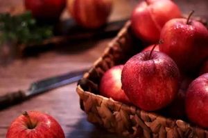 اتفاقاتی که پس از خوردن سیب در بدن مان می افتد