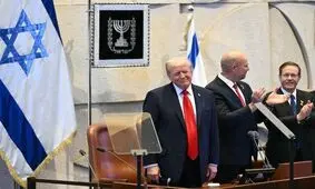 اعتراض ۲ عضو عرب پارلمان اسرائیل هنگام سخنرانی ترامپ/ آنها از سالن اخراج شدند/ ویدئو

