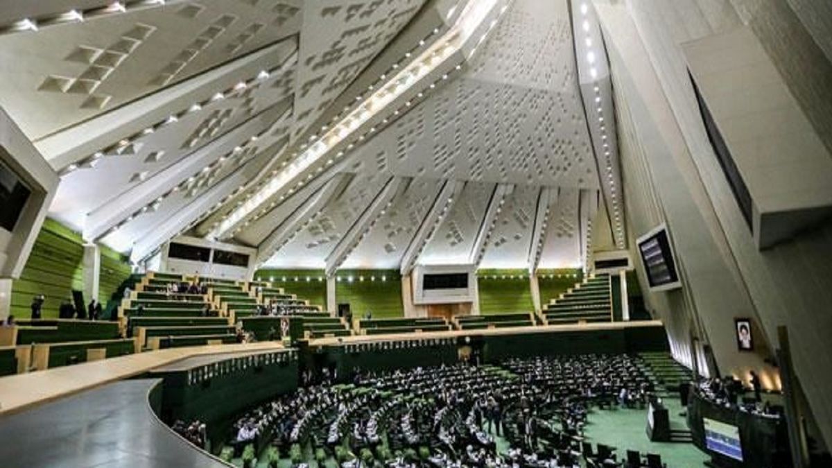 شکستهشدن آمار ثبتنام کنندگان ادوار مجلس/ ویدئو