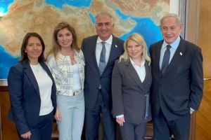 رضا پهلوی آلت دست اسرائیل و نتانیاهو است درست مثل تجزیه‌طلبان/ ویدئو