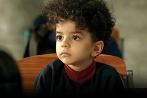 خوانندگی سالار معمولی در مراسم تجلیل از عوامل سریال پایتخت/ ویدئو