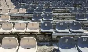 طبقه دوم ورزشگاه آزادی غیر قابل استفاده است!

