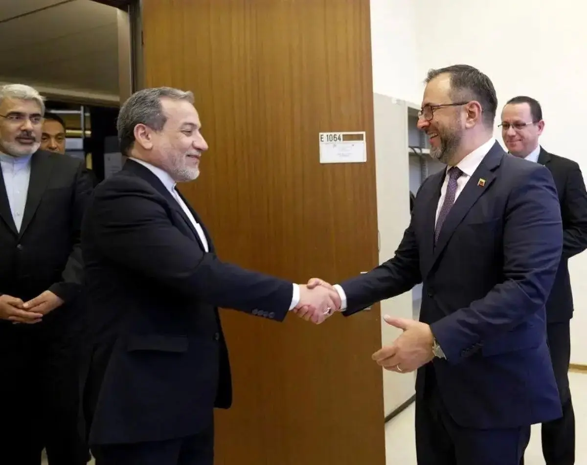 در پی توقیف یک نفتکش دیگر در کارائیب؛ عراقچی با وزیرخارجه ونزوئلا گفتگو کرد