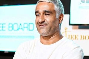 سلفی جدید پژمان جمشیدی در کنار دوستانش بعد از تماشای فوتبال