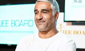 سلفی جدید پژمان جمشیدی در کنار دوستانش بعد از تماشای فوتبال