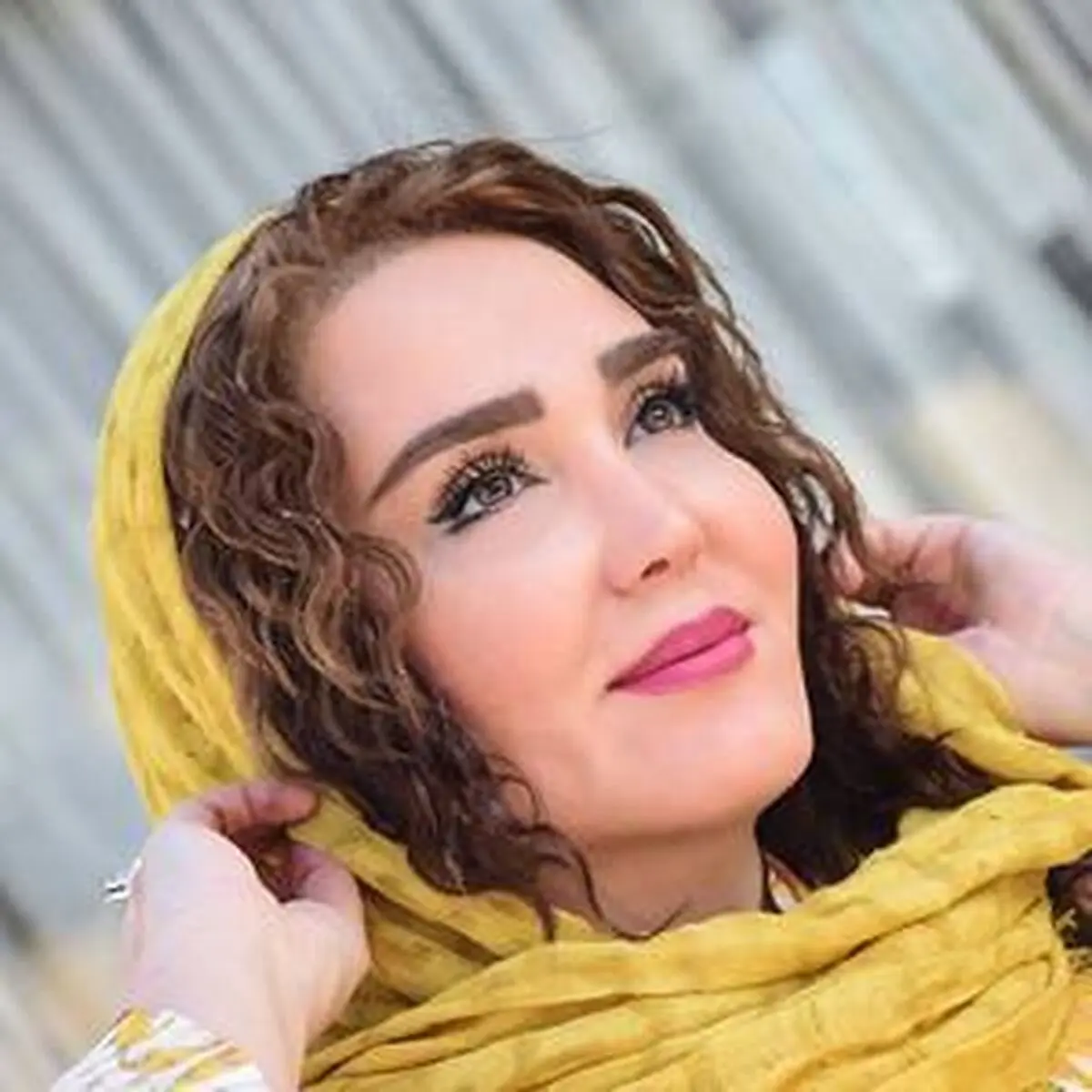  سفر در زمان؛ «زهره فکور صبور» در 33 سالگی و در حرم امام رضا؛ سال 1400 
