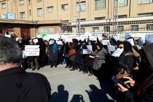 تجمعات معلمان و نوجوانان شیرازی را سیاسی نکنید

