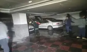 آتش سوزی در مجتمع مسکونی تهرانسر/ ۱۲ نفر نجات یافتند


