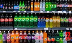 نوشابه ایرانی روی میز شام سربازان آمریکایی/ عکس