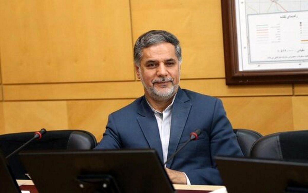 افشاگری نقوی حسینی از کمکهای برخی دستگاههای دولتی به جلیلی در انتخابات / هزینههای «دولت سایه» سعید جلیلی زیر ذره بین چهره اصولگرا /جلیلی شکست خود را بپذیرد و از سایه به آفتاب بیاید