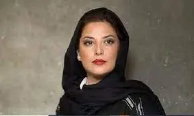 حضور طناز طباطبایی در مراسم یادبود پدر رامبد جوان