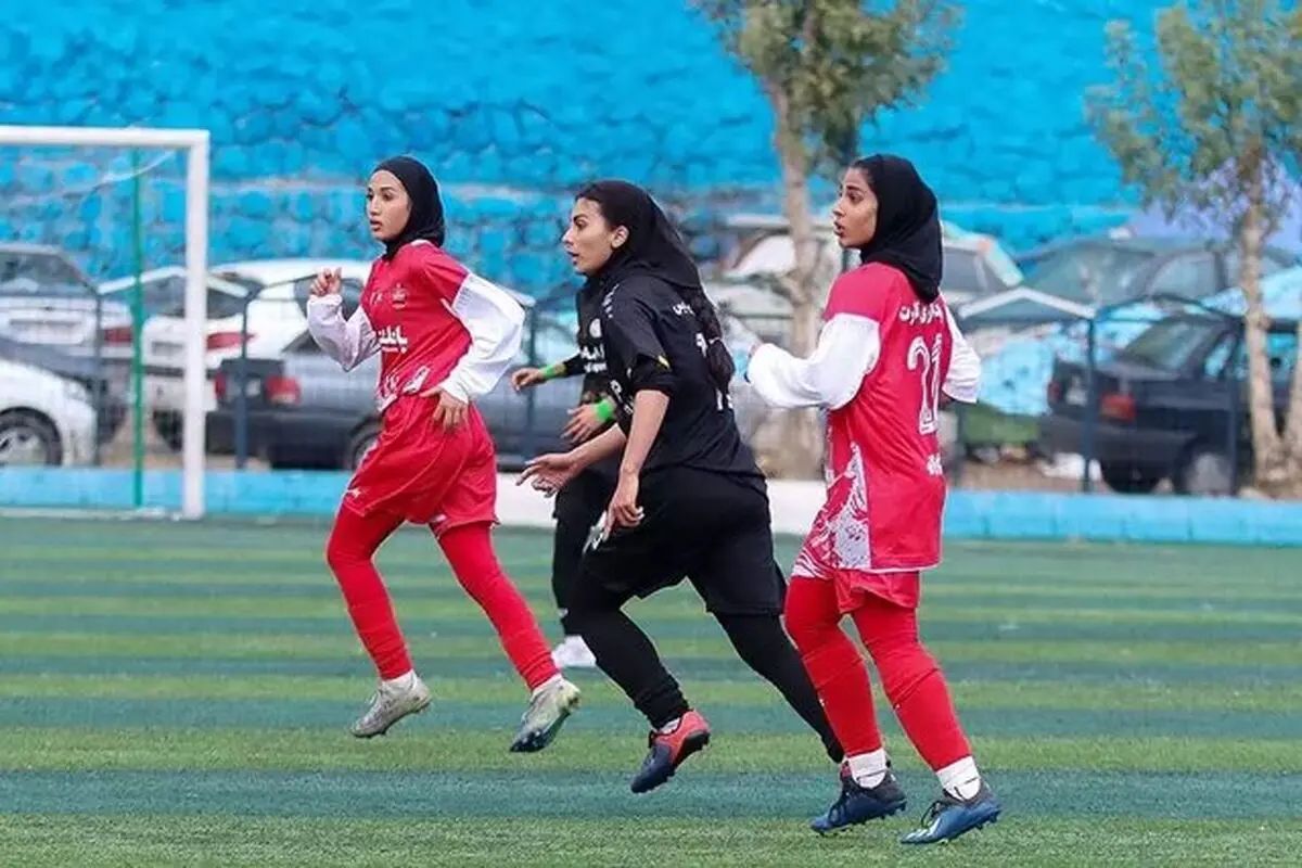 صعود پرسپولیس و فرا ایساتیس به لیگ برتر فوتبال زنان 

