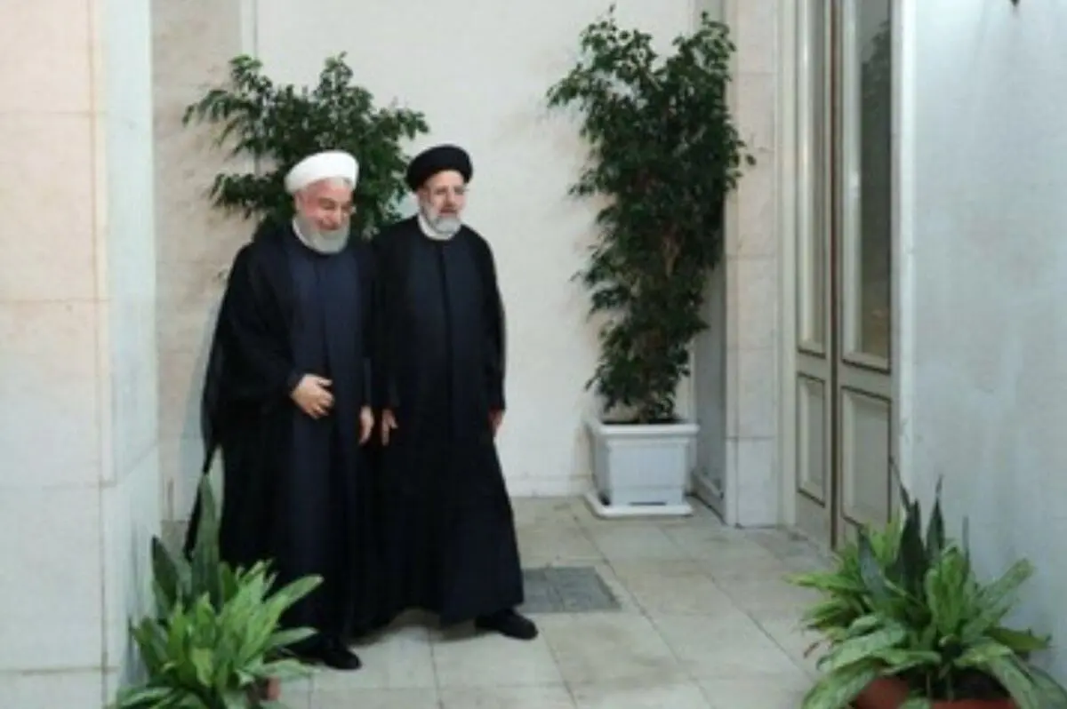 ۵ اشتباهی که محبوبیت دولت رئیسی را کاهش داد / تکرار خطاهای روحانی در دولتی که با شعار مخالفت با او روی کار آمد / چرا افکارعمومی دیگر طاقت گرانی ندارد؟