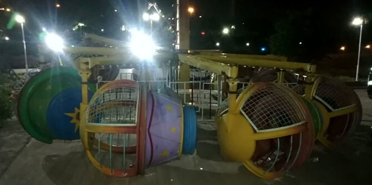 سقوط چرخ و فلک 7 کودک را راهی بیمارستان کرد