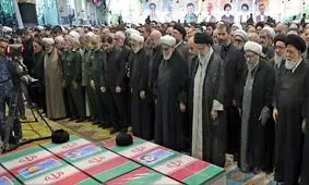 چه کسانی در صف اول نماز شهید رئیسی و همراهانش ایستاده بودند؟