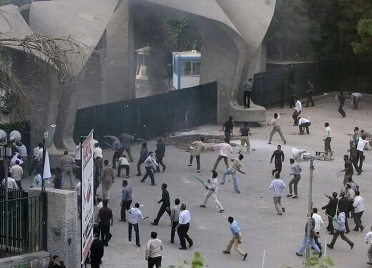 روایت محمدجواد ظریف از وقایع دانشجویی ۱۸ تیر سال ۷۸/ از چه زمانی رهبر انقلاب، چفیه انداختند؟/ ویدئو
