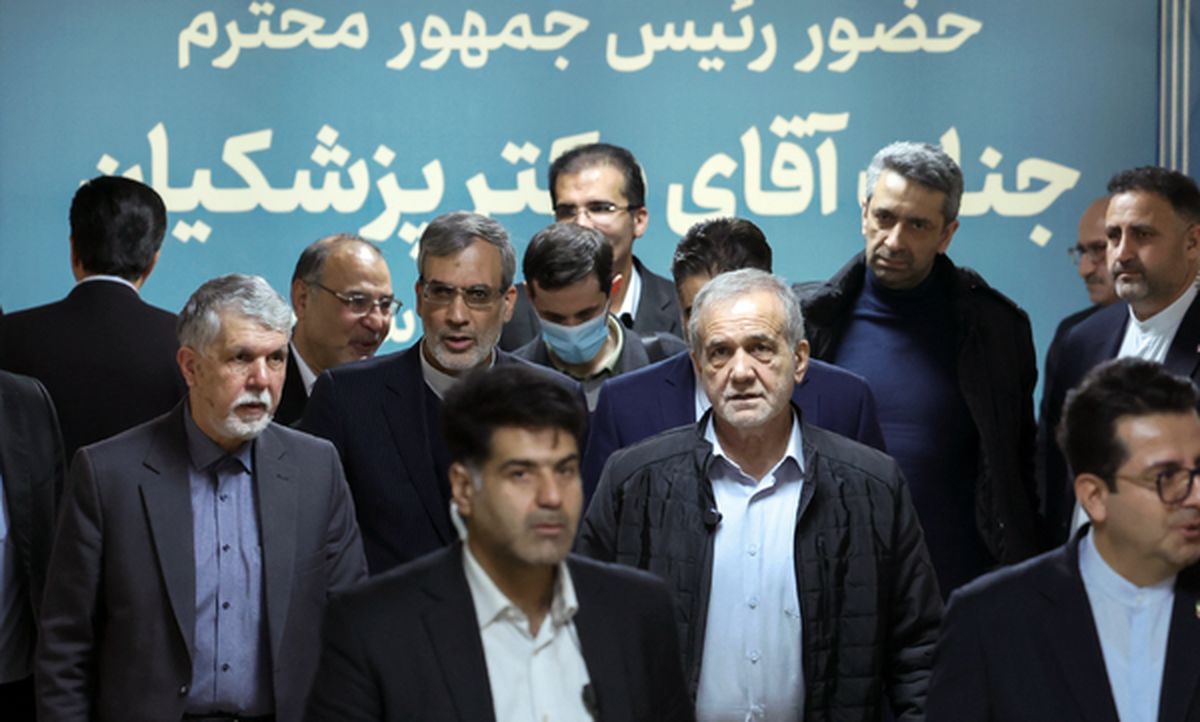 پزشکیان: با تغییر همتی هیچ مشکلی حل نمیشود