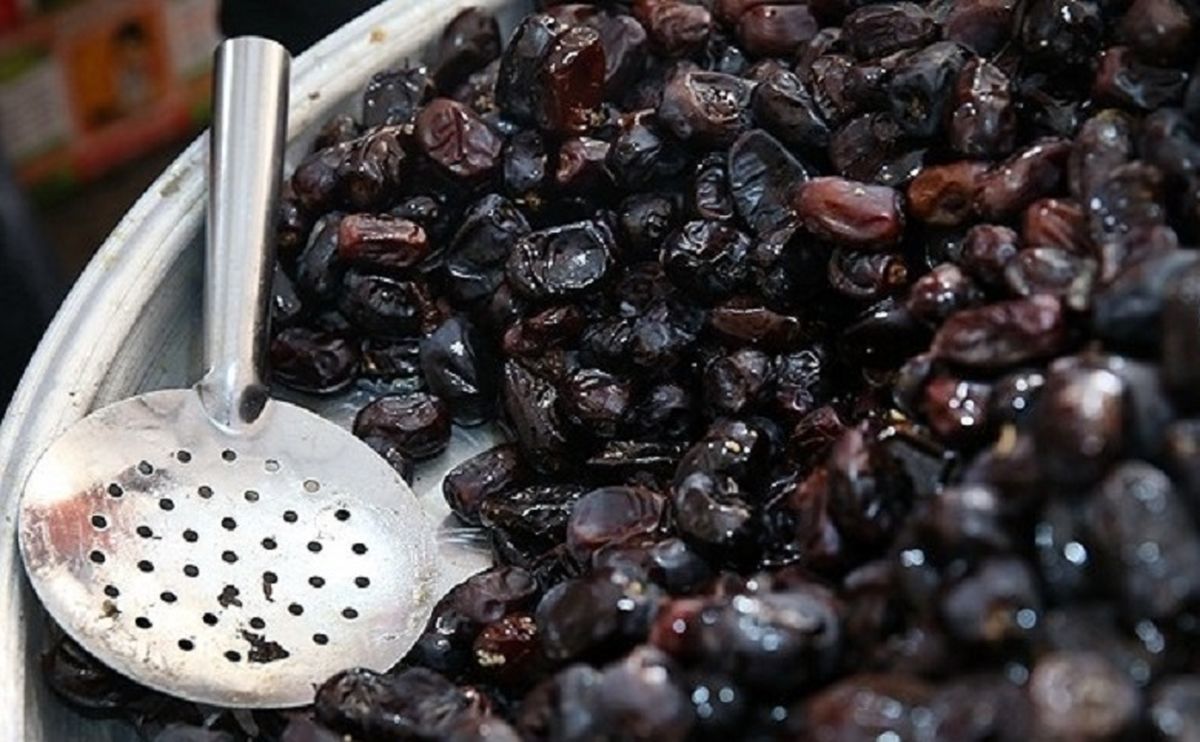 بعد از هویج، سیبزمینی، شلغم، دلالان به سراغ خرما می روند؟
