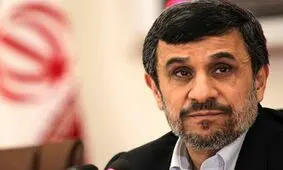 تصاویری از تسلیت گفتن برخی هواداران احمدی نژاد مقابل منزل شخصی او بابت درگذشت خواهرش